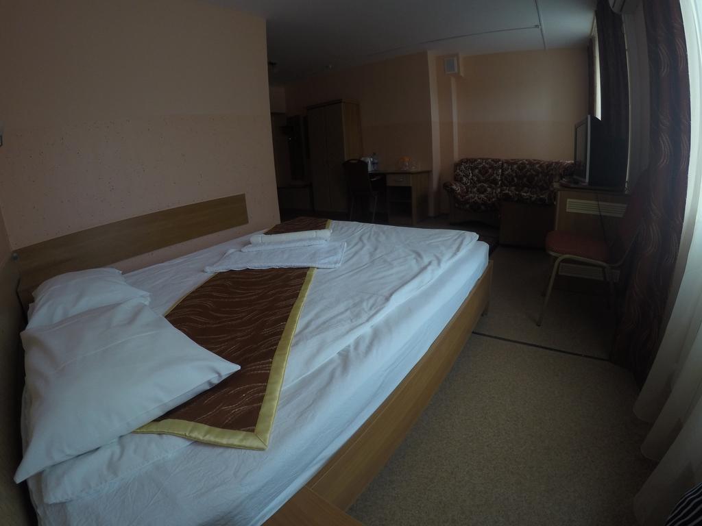 Kurmet Hotel Oral Zimmer foto